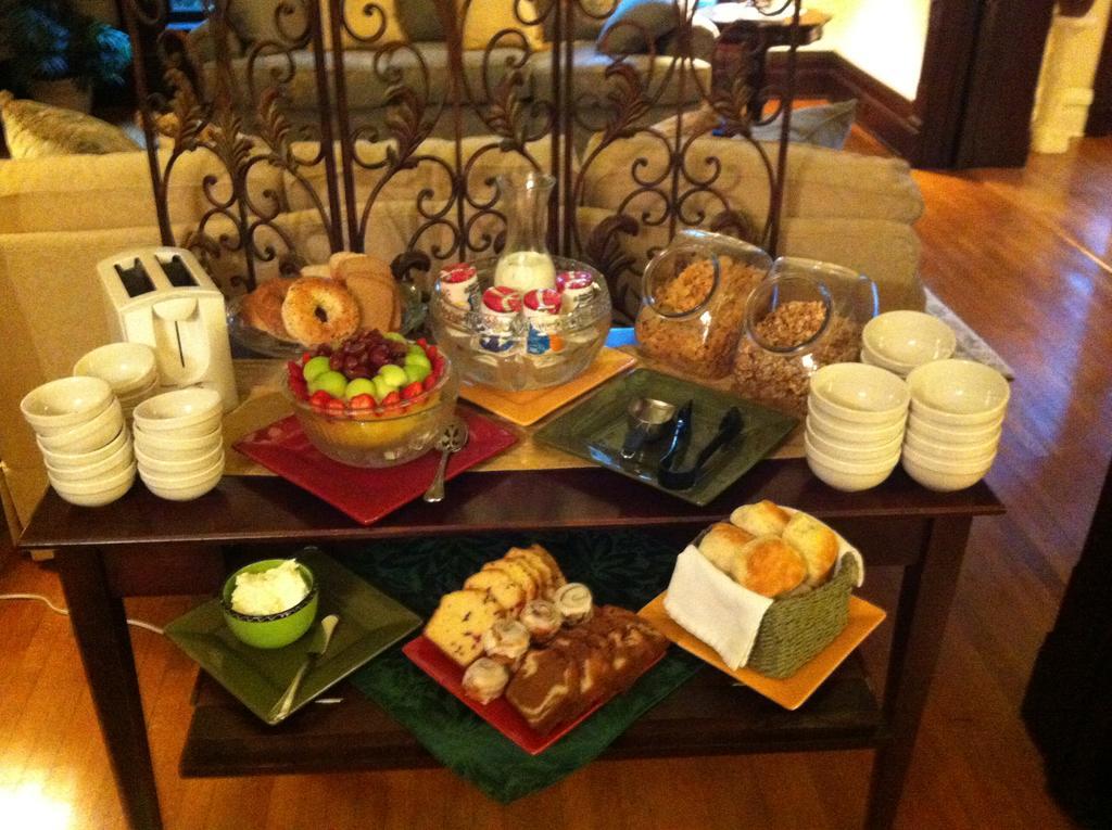 Lyndon House Bed & Breakfast เลกซิงตัน ภายนอก รูปภาพ