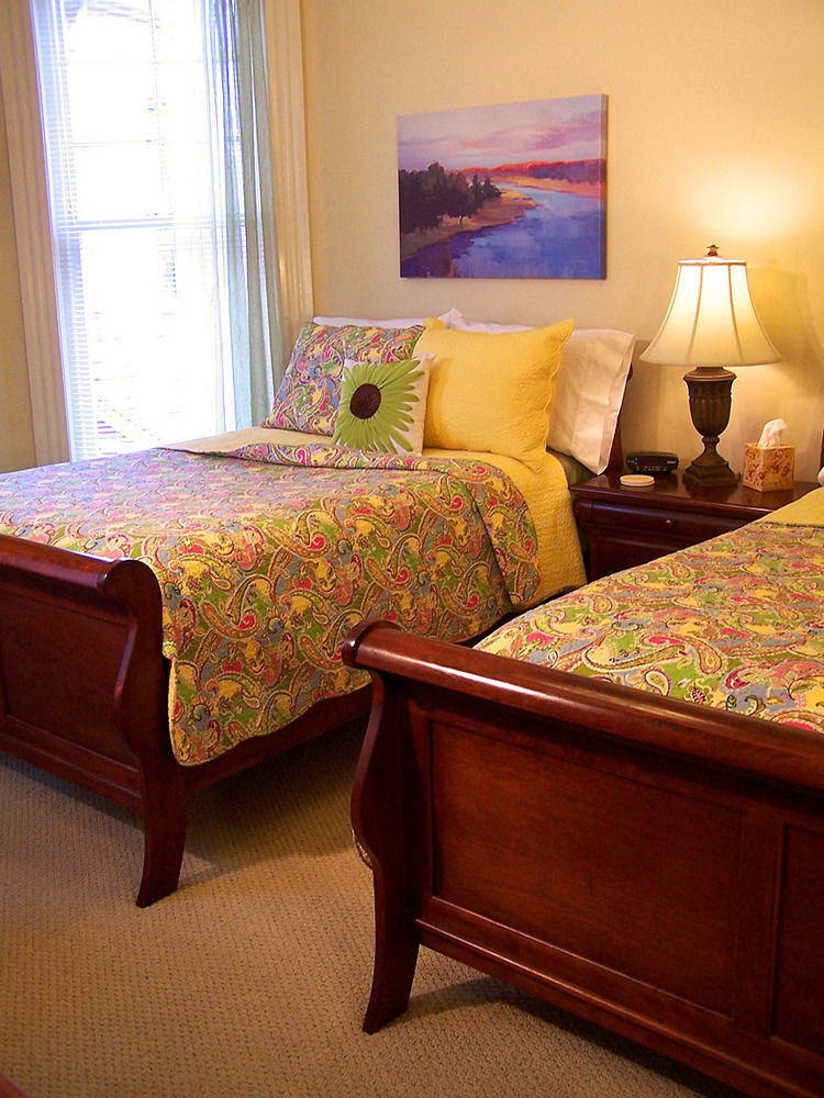 Lyndon House Bed & Breakfast เลกซิงตัน ภายนอก รูปภาพ