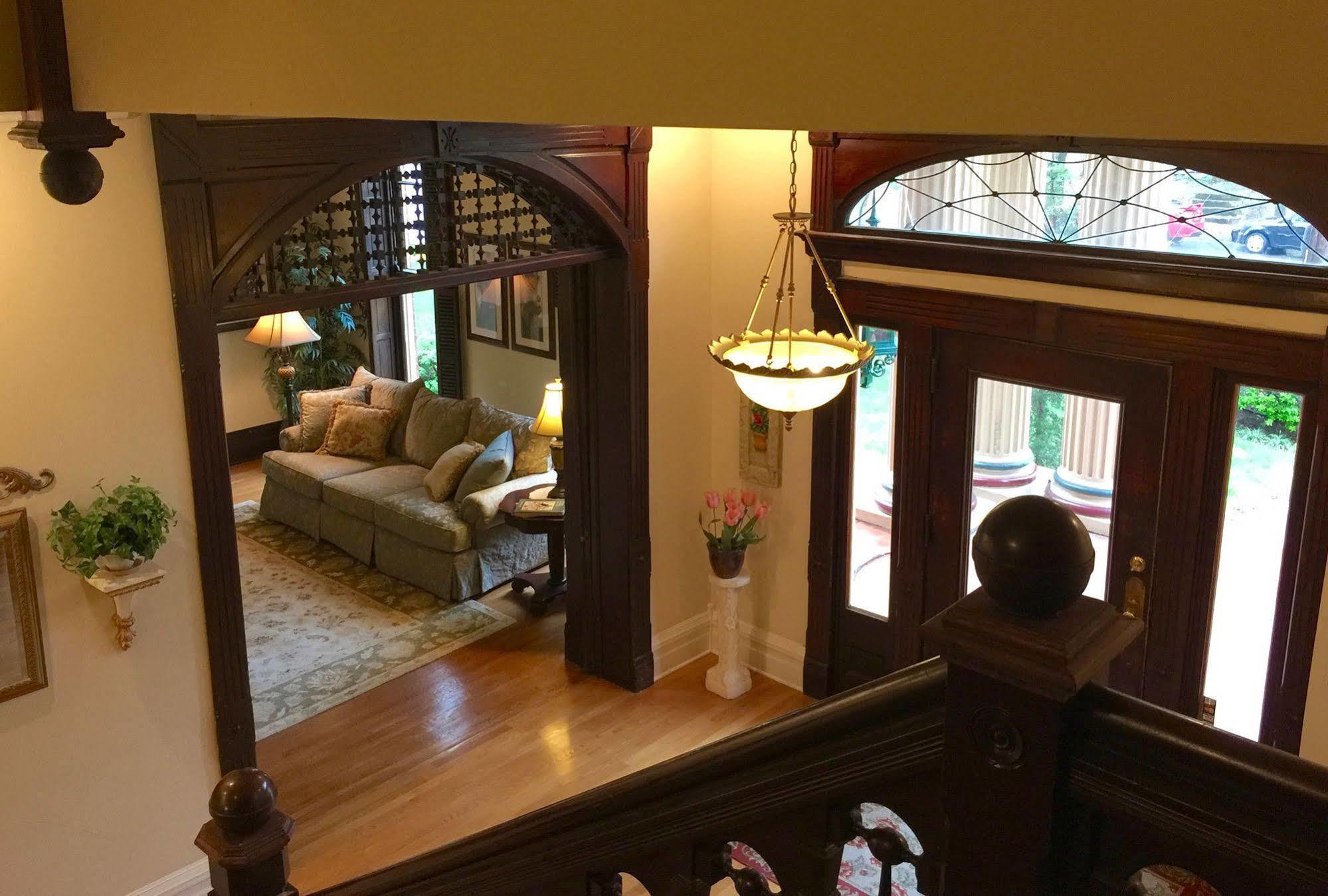 Lyndon House Bed & Breakfast เลกซิงตัน ภายนอก รูปภาพ